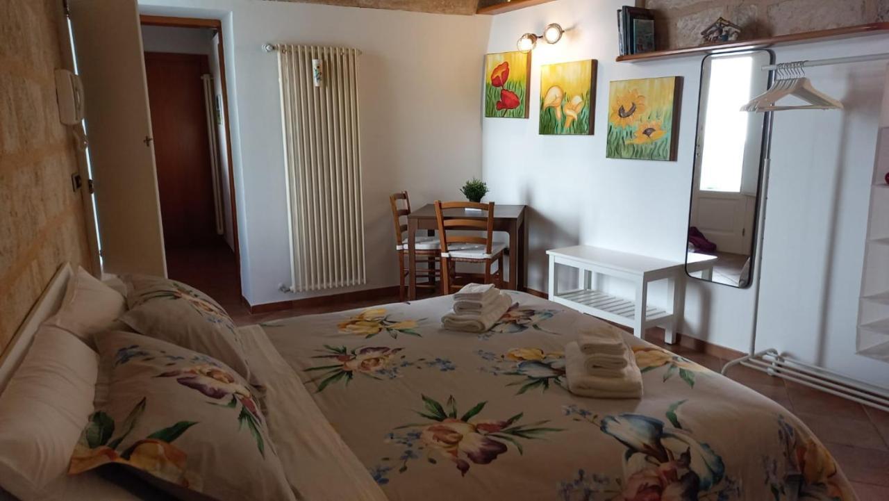 Villino Tronchetto Bianco Bed and Breakfast Mola di Bari Buitenkant foto