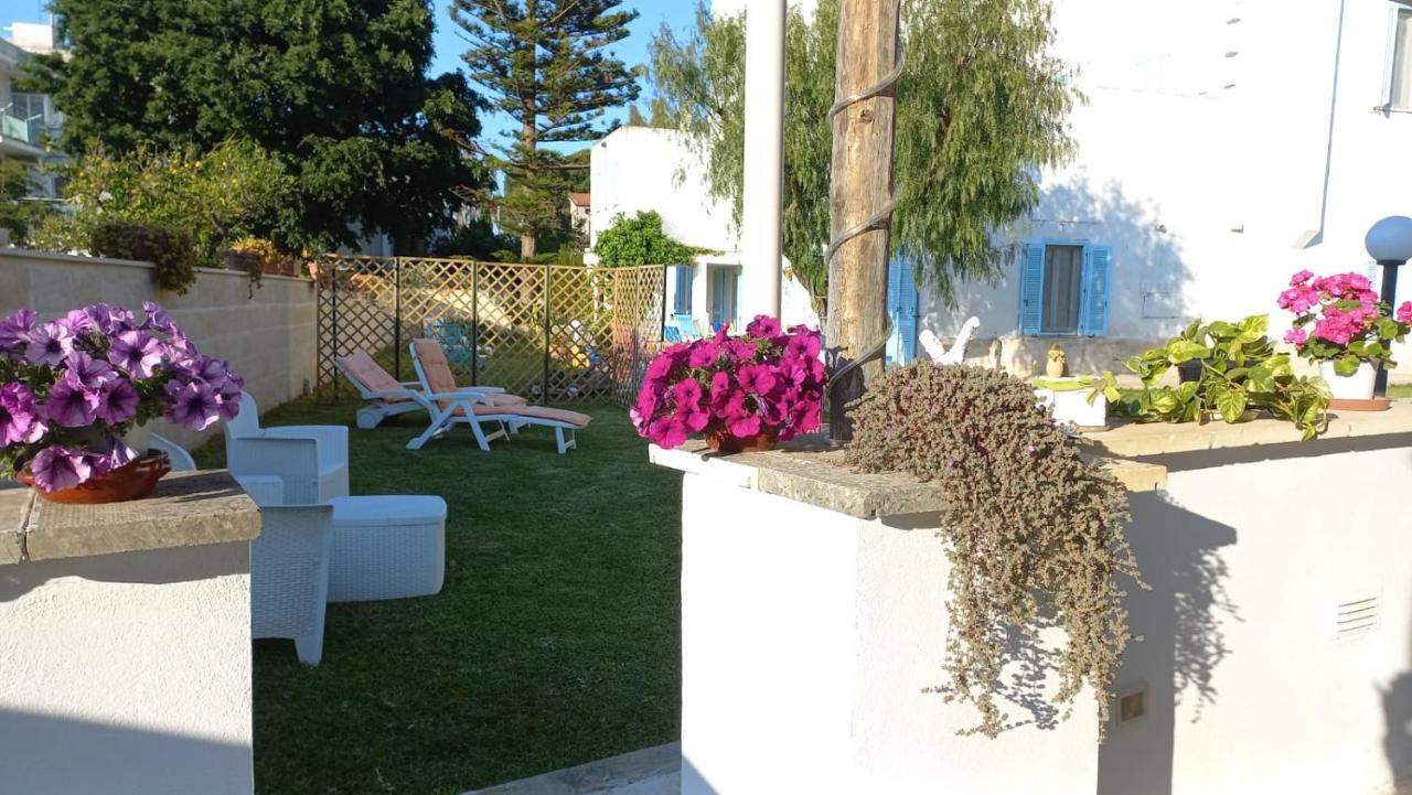 Villino Tronchetto Bianco Bed and Breakfast Mola di Bari Buitenkant foto